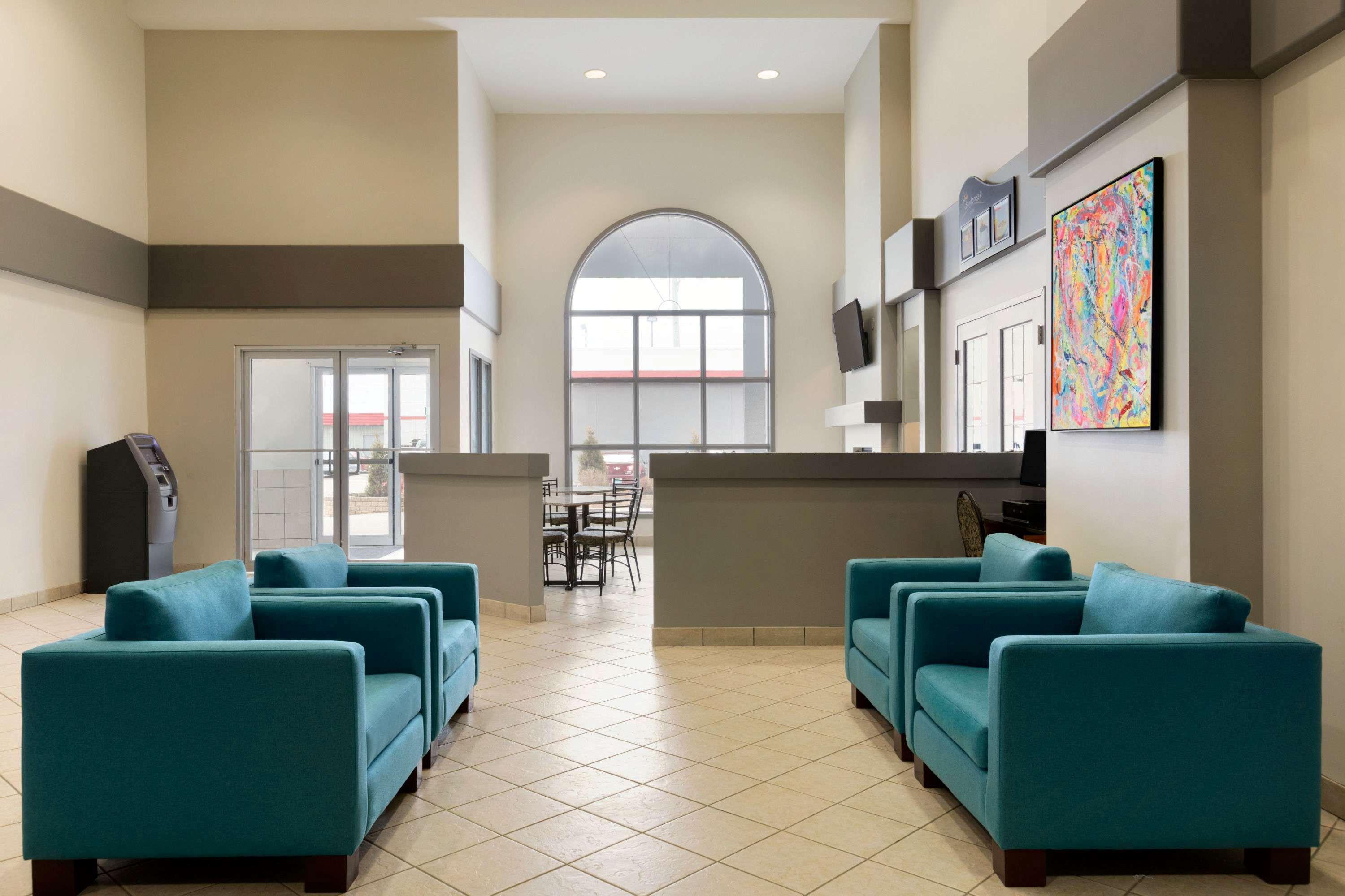 Days Inn By Wyndham Steinbach Ngoại thất bức ảnh
