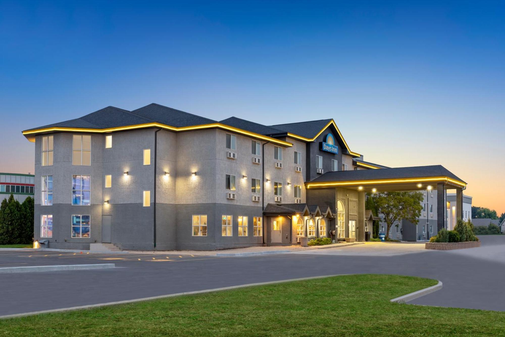 Days Inn By Wyndham Steinbach Ngoại thất bức ảnh