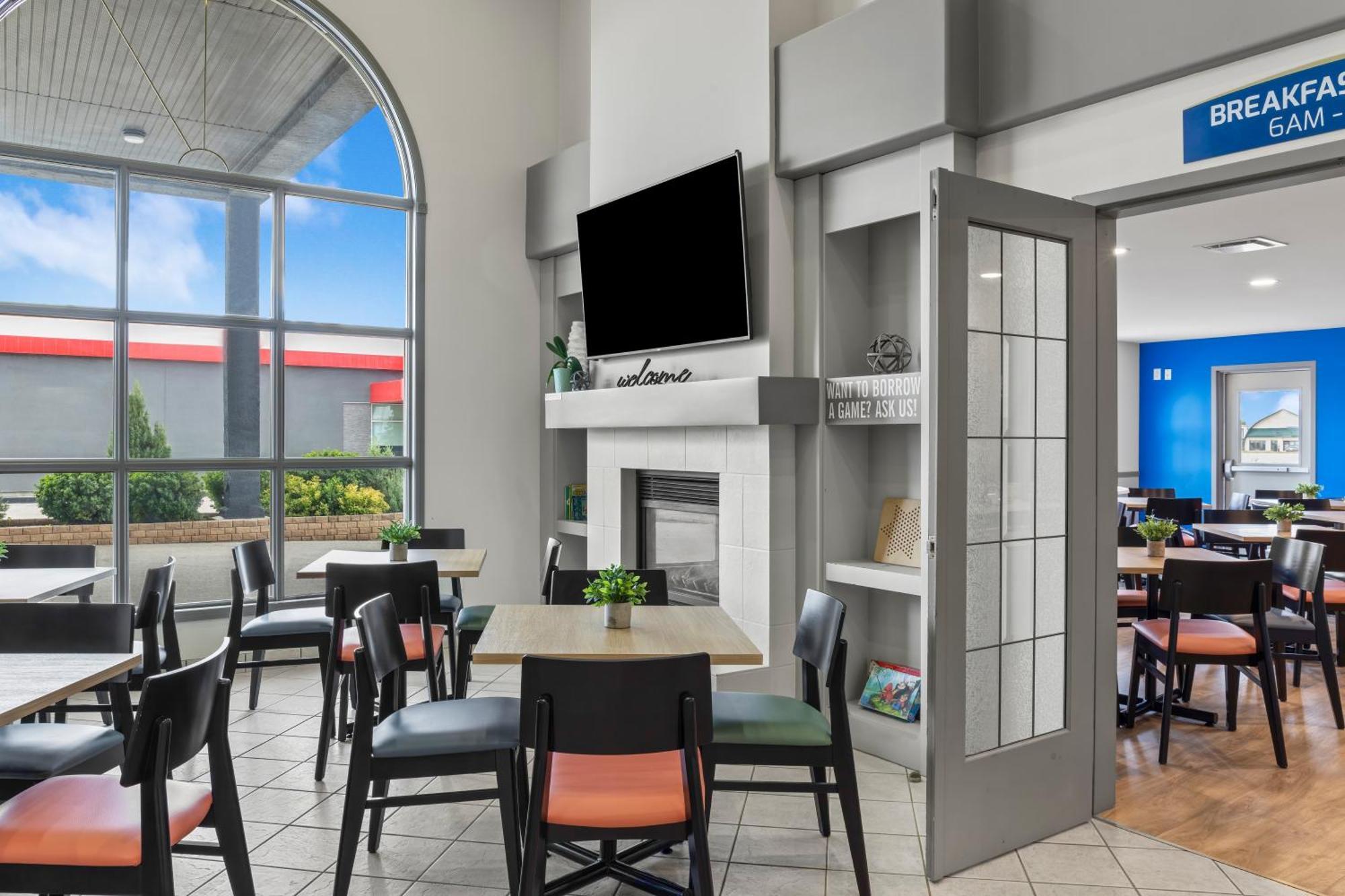 Days Inn By Wyndham Steinbach Ngoại thất bức ảnh