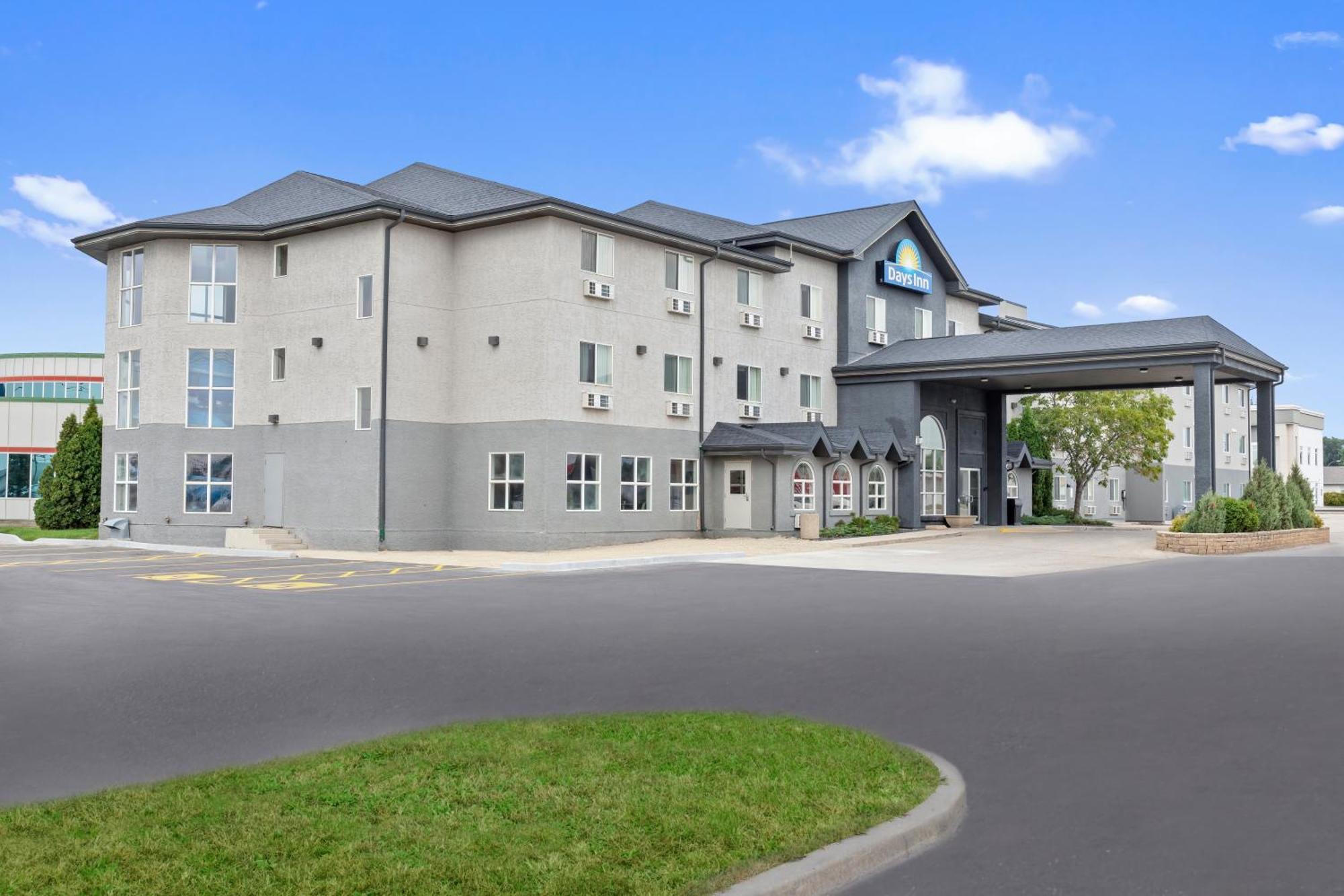 Days Inn By Wyndham Steinbach Ngoại thất bức ảnh