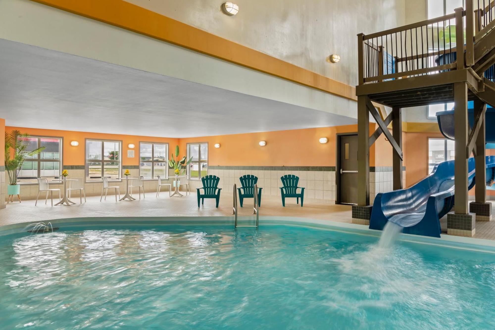 Days Inn By Wyndham Steinbach Ngoại thất bức ảnh