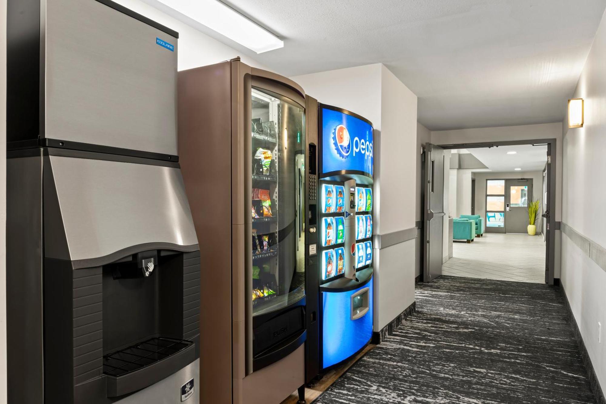 Days Inn By Wyndham Steinbach Ngoại thất bức ảnh