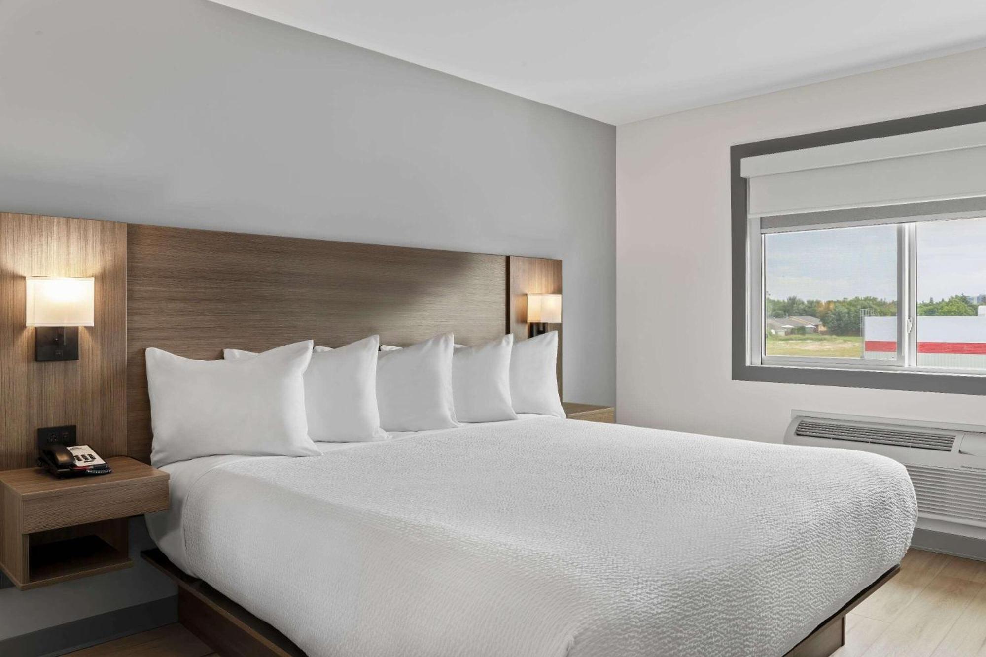 Days Inn By Wyndham Steinbach Ngoại thất bức ảnh