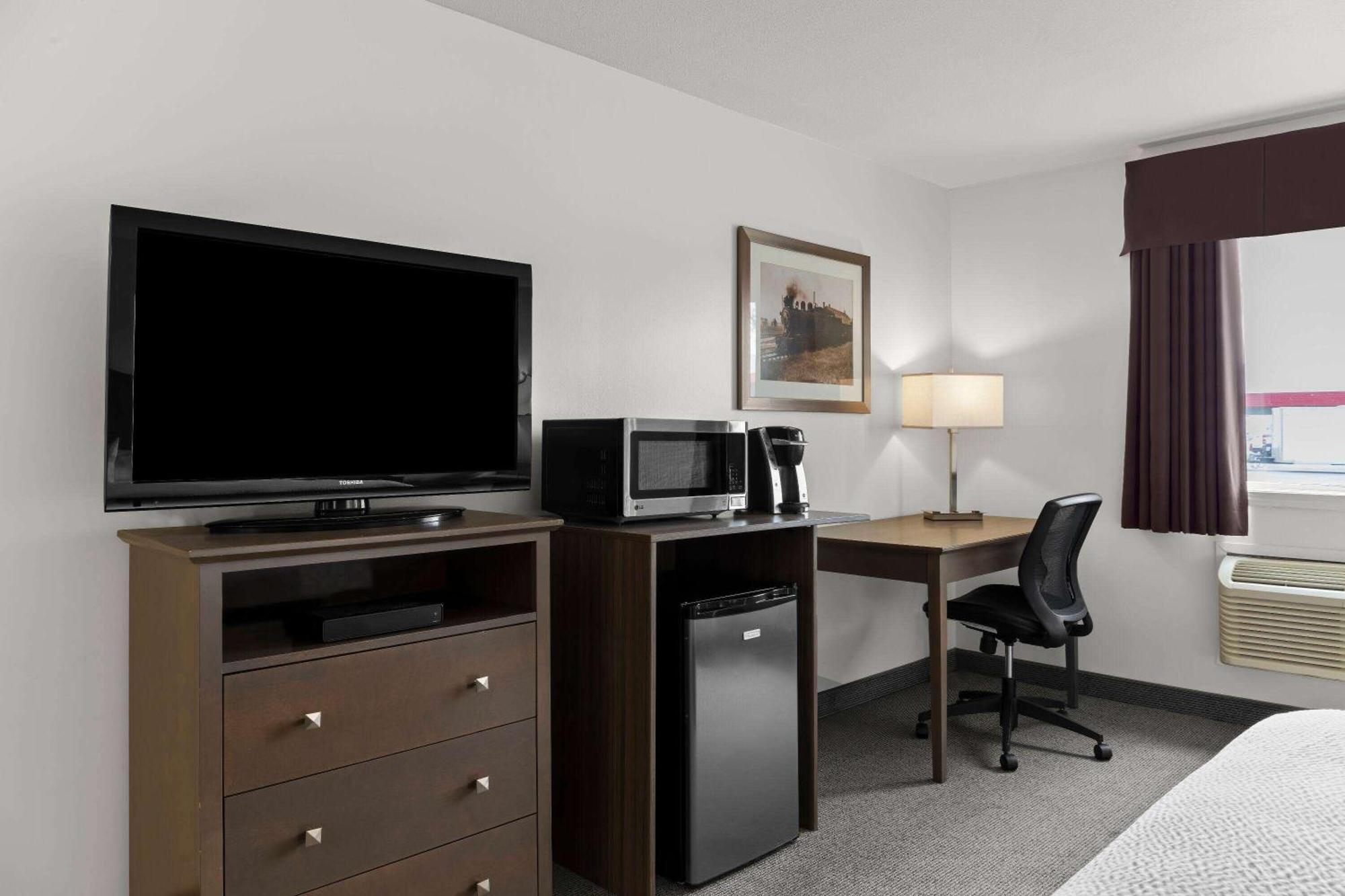 Days Inn By Wyndham Steinbach Ngoại thất bức ảnh