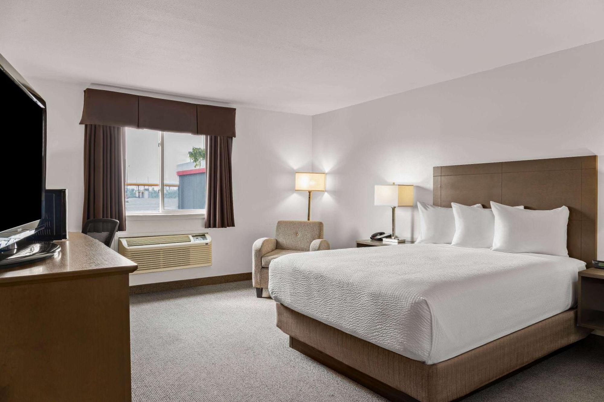 Days Inn By Wyndham Steinbach Ngoại thất bức ảnh