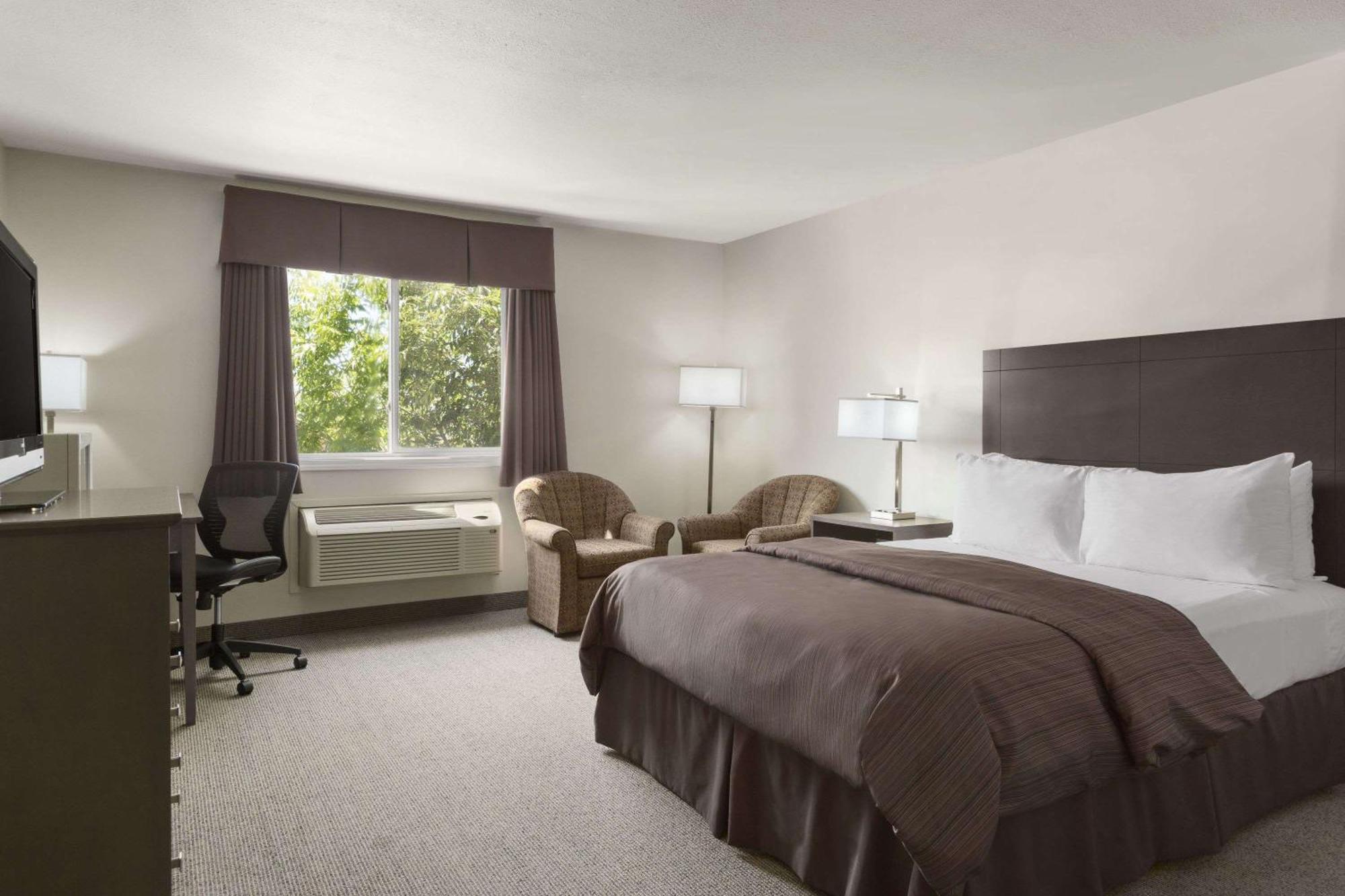 Days Inn By Wyndham Steinbach Ngoại thất bức ảnh