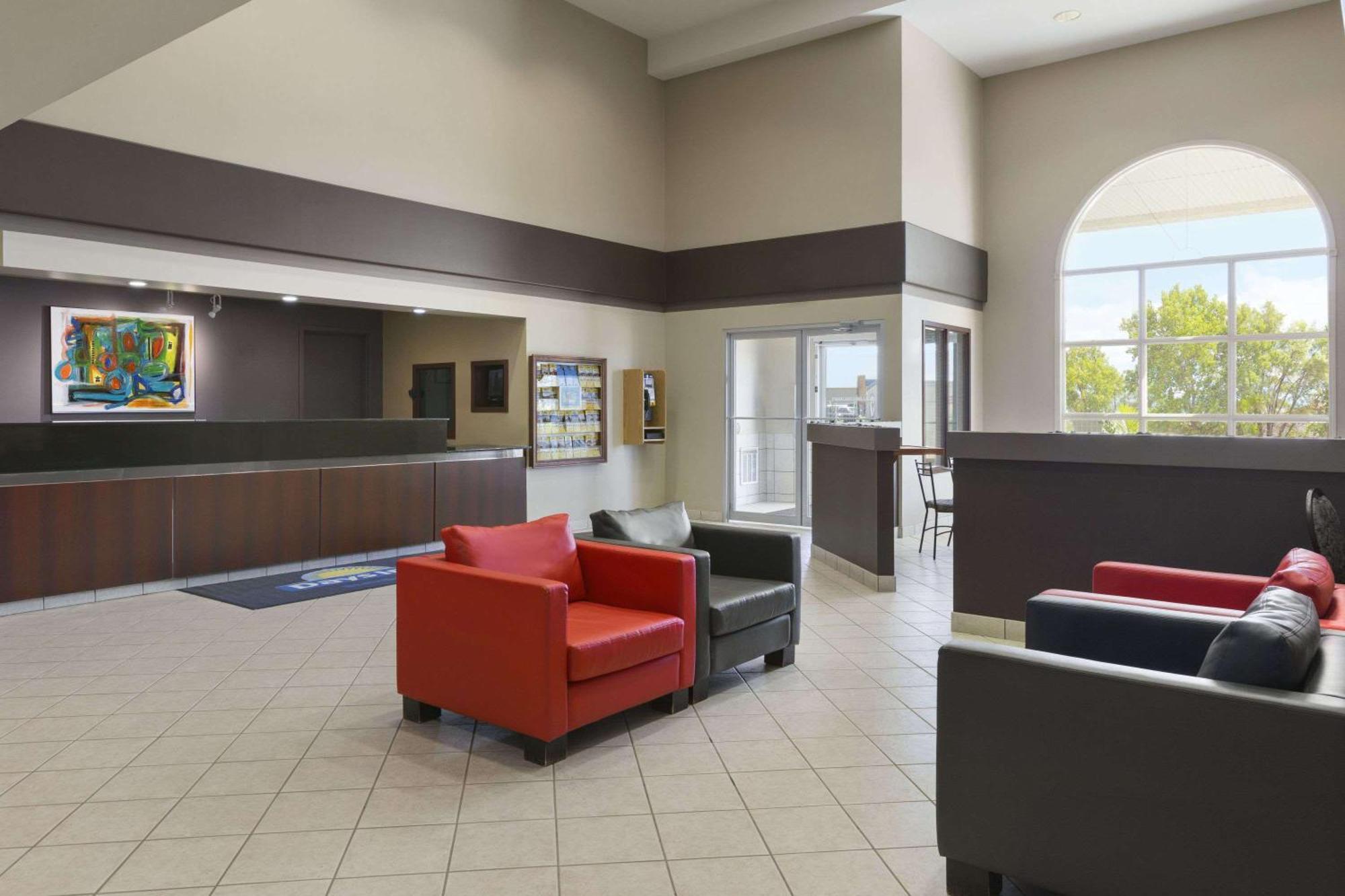 Days Inn By Wyndham Steinbach Ngoại thất bức ảnh